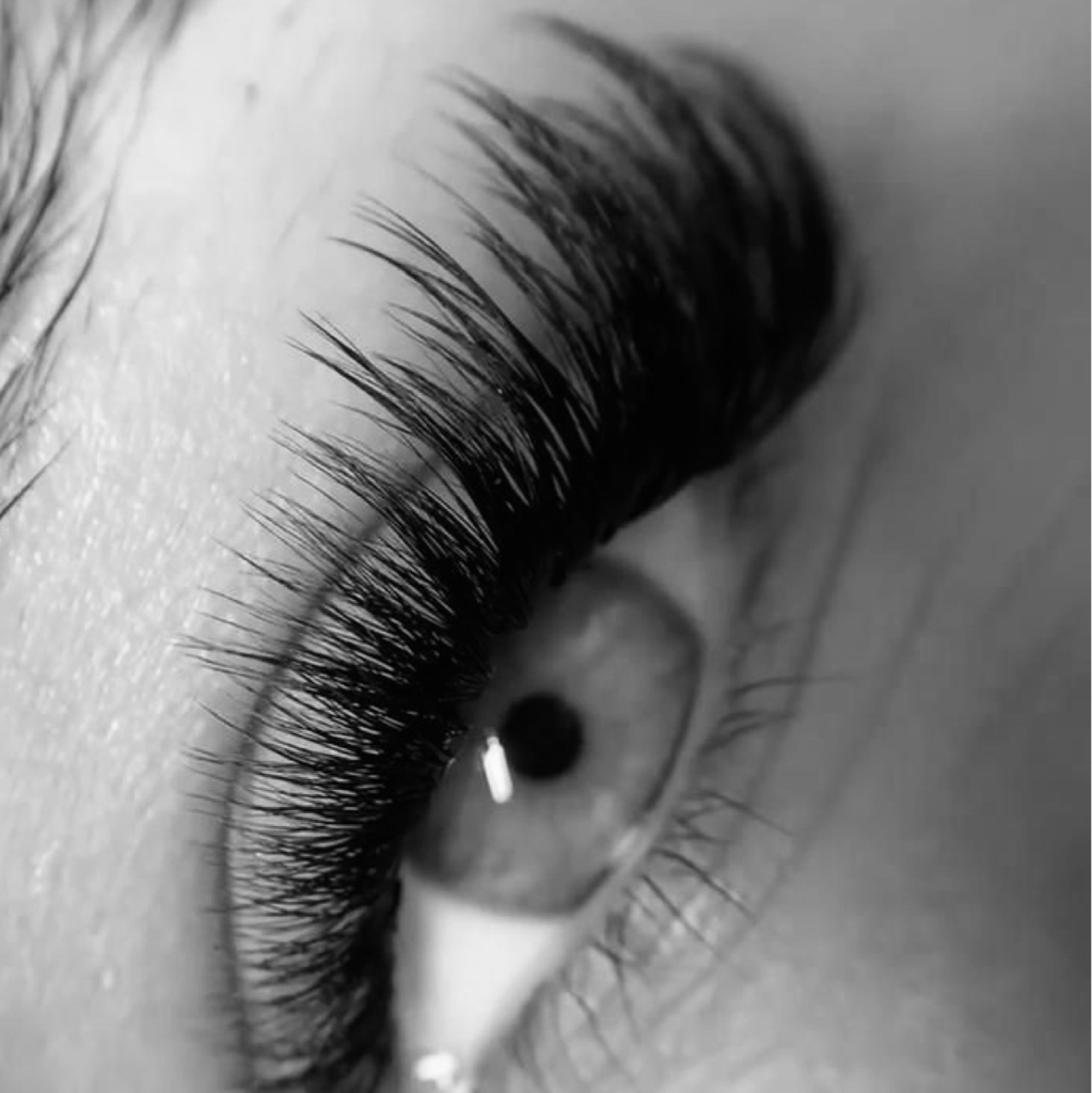 Наращивание ресниц 3D