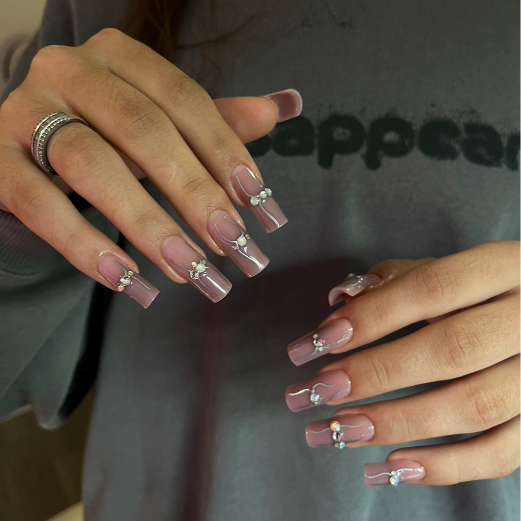 Наращивание ногтей до 4 единиц