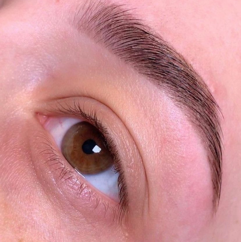 Коррекция бровей