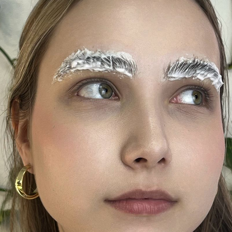 Долговременная укладка бровей (ламинирование) и окрашивание