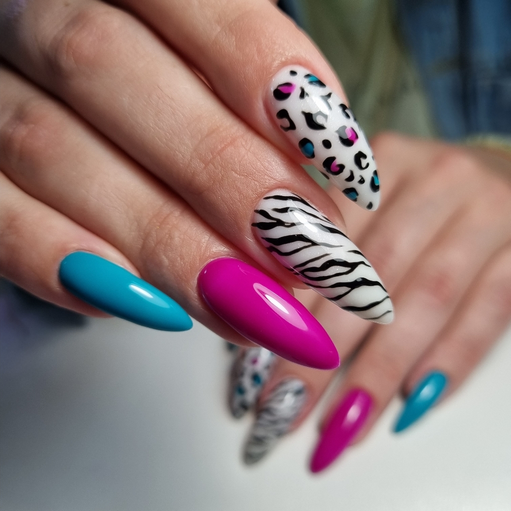 Наращивание, маникюр с однотонным покрытием