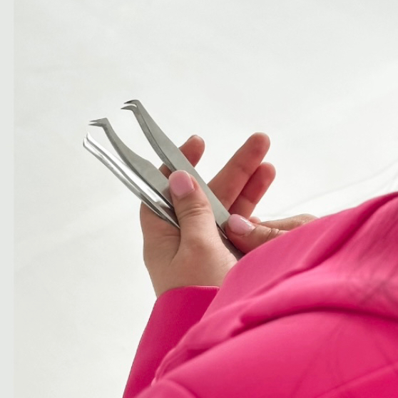 Коррекция нарощенных ресниц