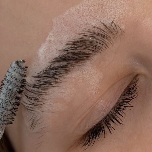 Kaş Liftingi (Ламинирование Бровей)