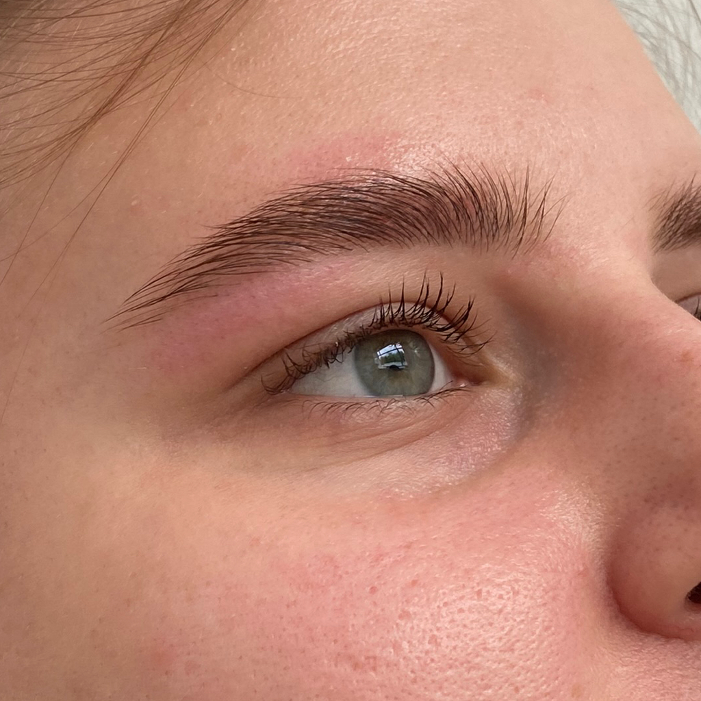 Долговременная укладка бровей