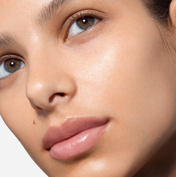 Удаление нежелательных волос всего лица