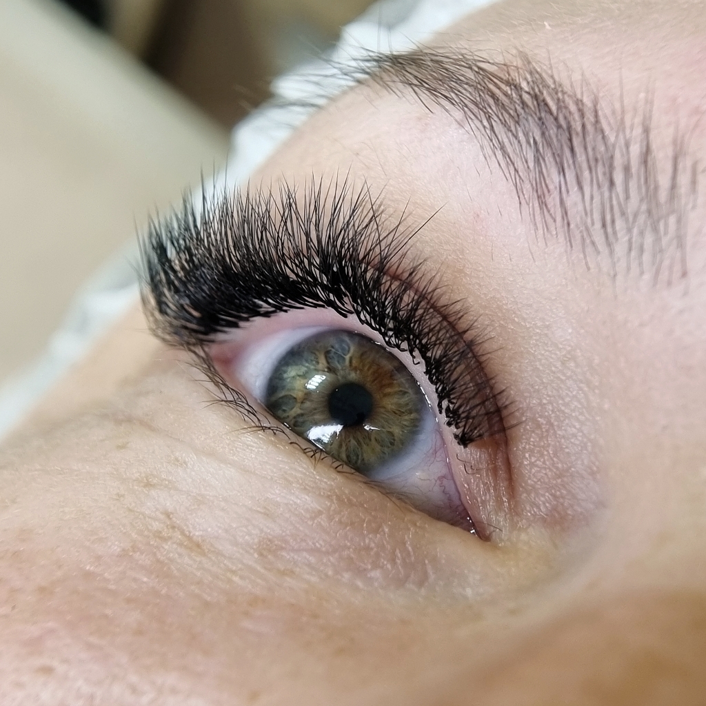Наращивание ресниц(3D)