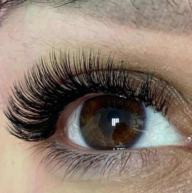 Наращивание ресниц 3D