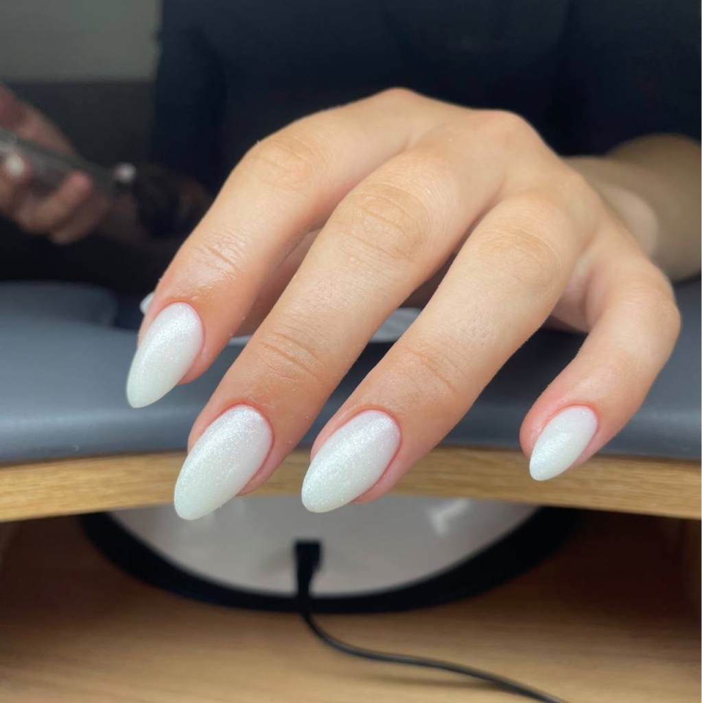 Маникюр (укрепление гелем ,акрилом)