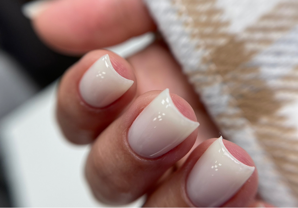 Комбинированный маникюр с покрытием