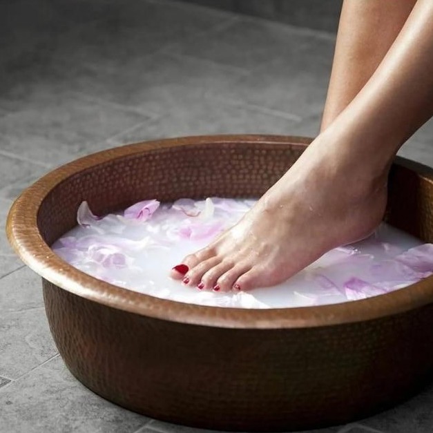 Молочные ванны для ног + парафинотерапия