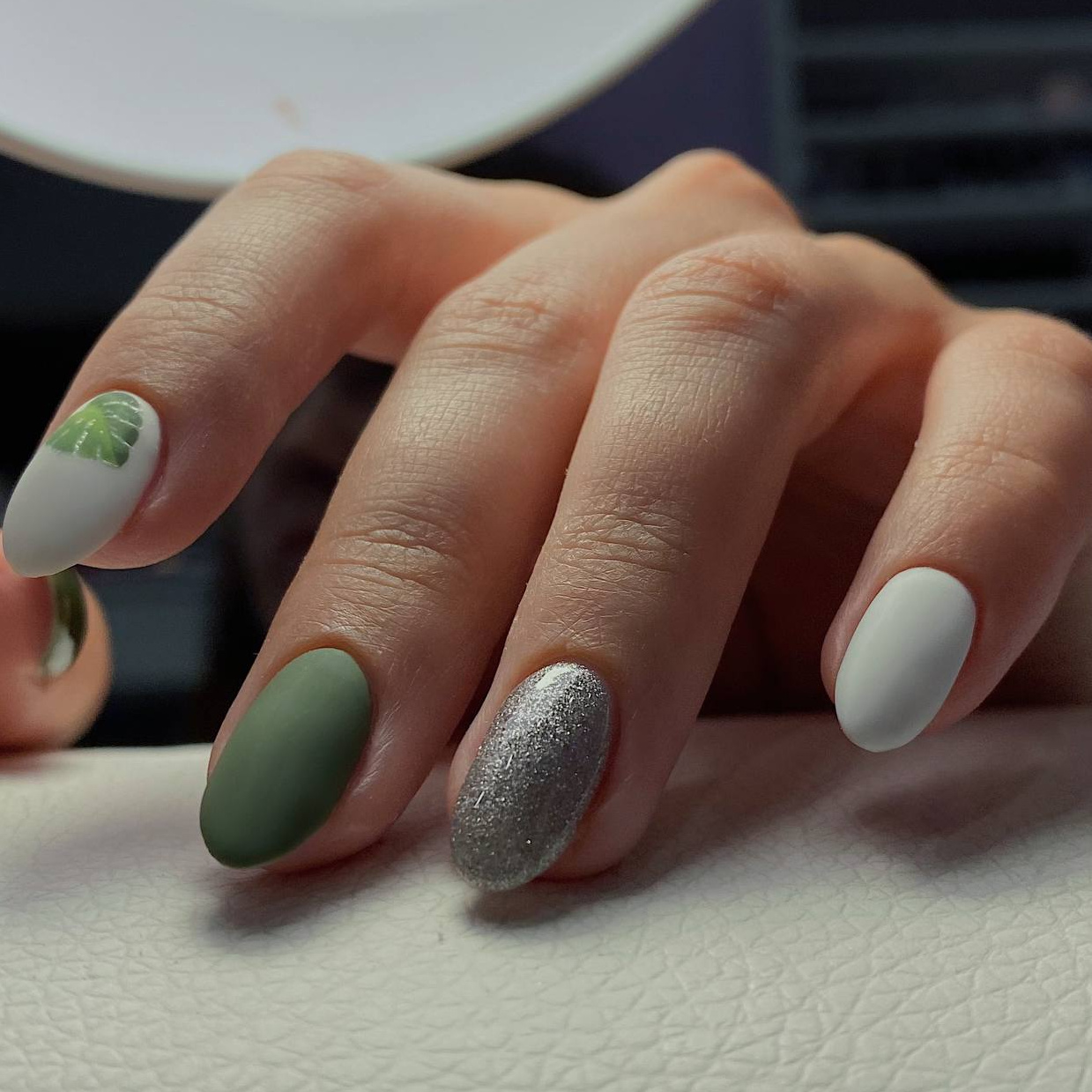 Простой дизайн на все ногти