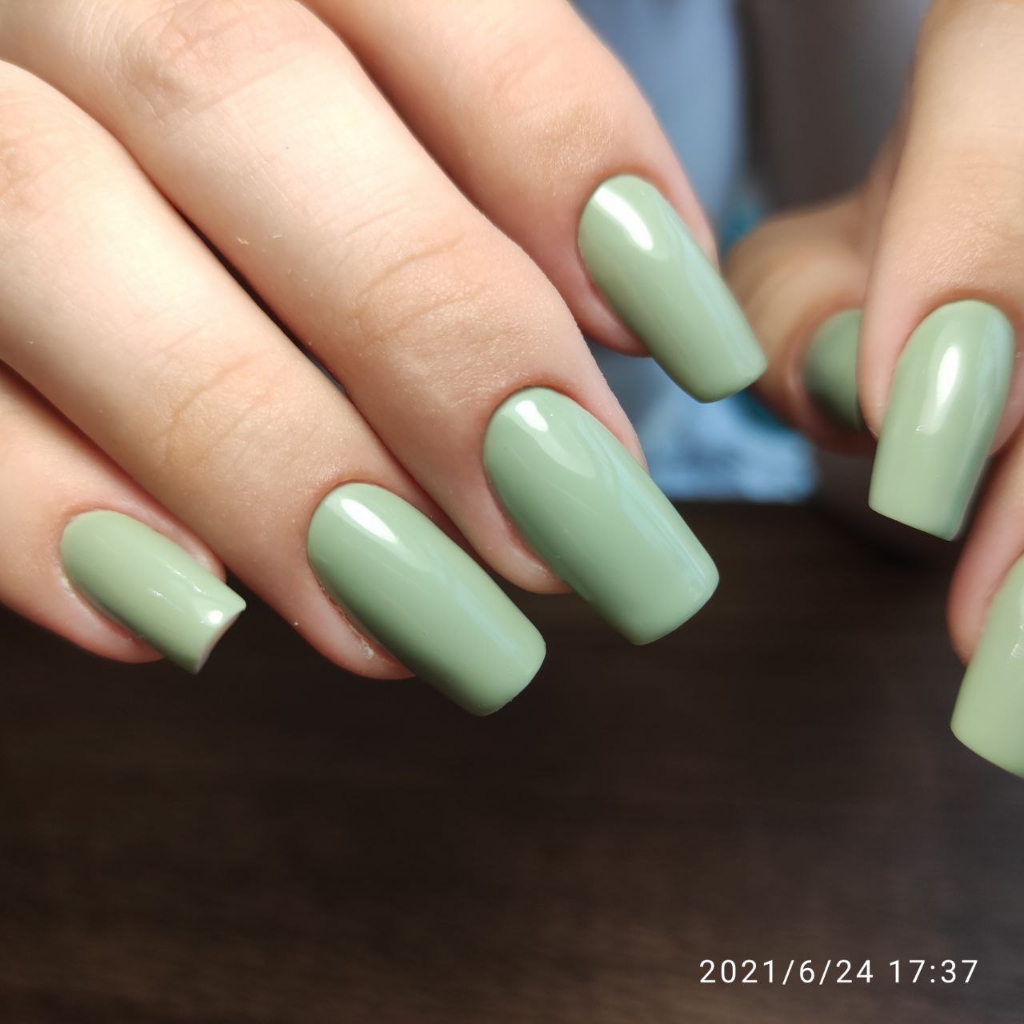 Коррекция ногтей + покрытие в один тон