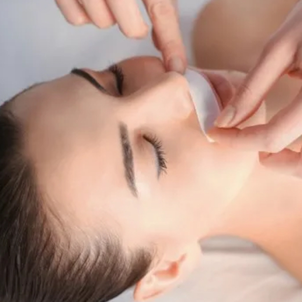 Усики Скинс