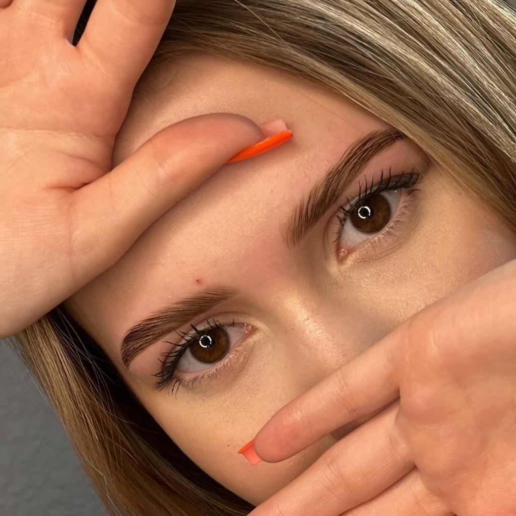 Ламинирование бровей