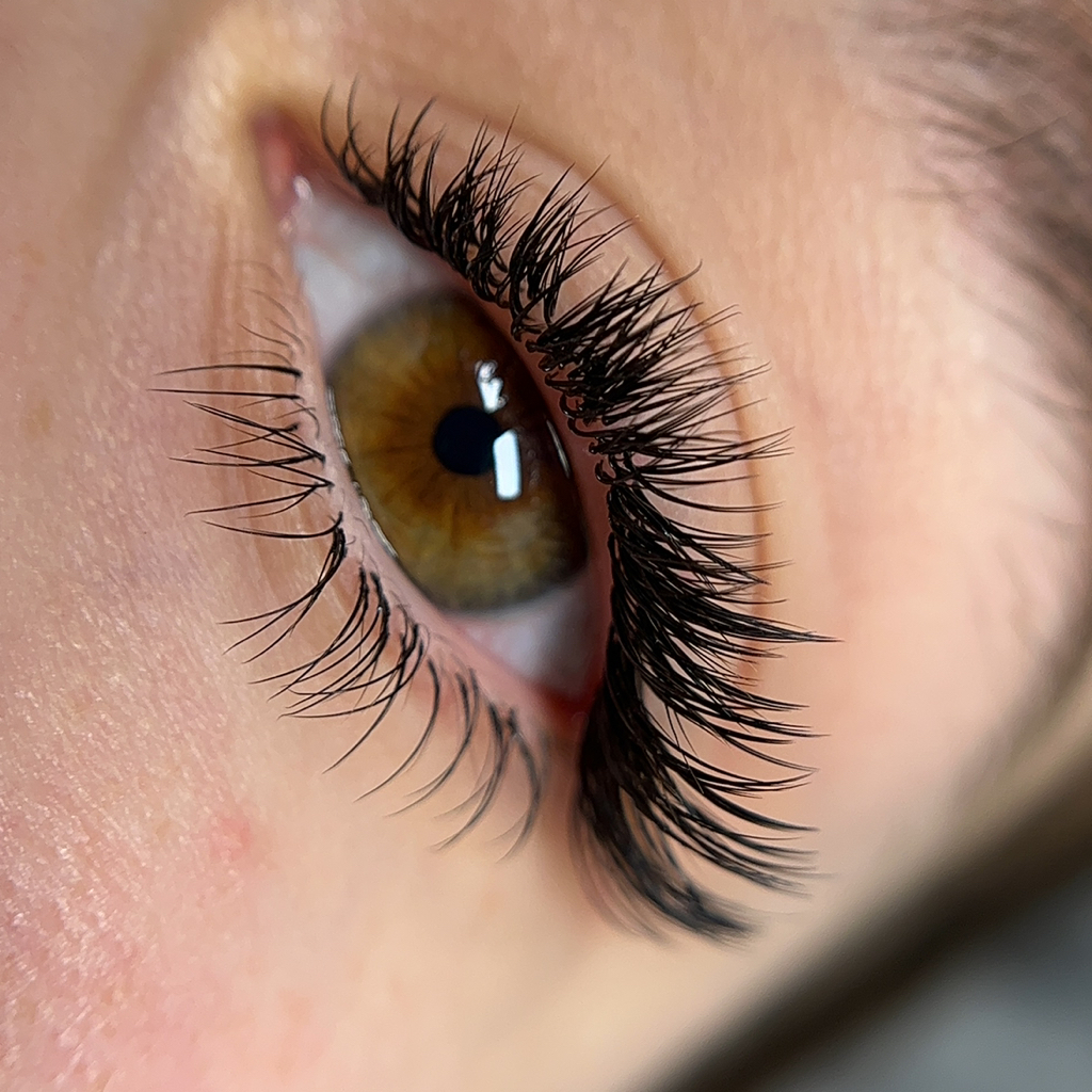 Нижние ресницы