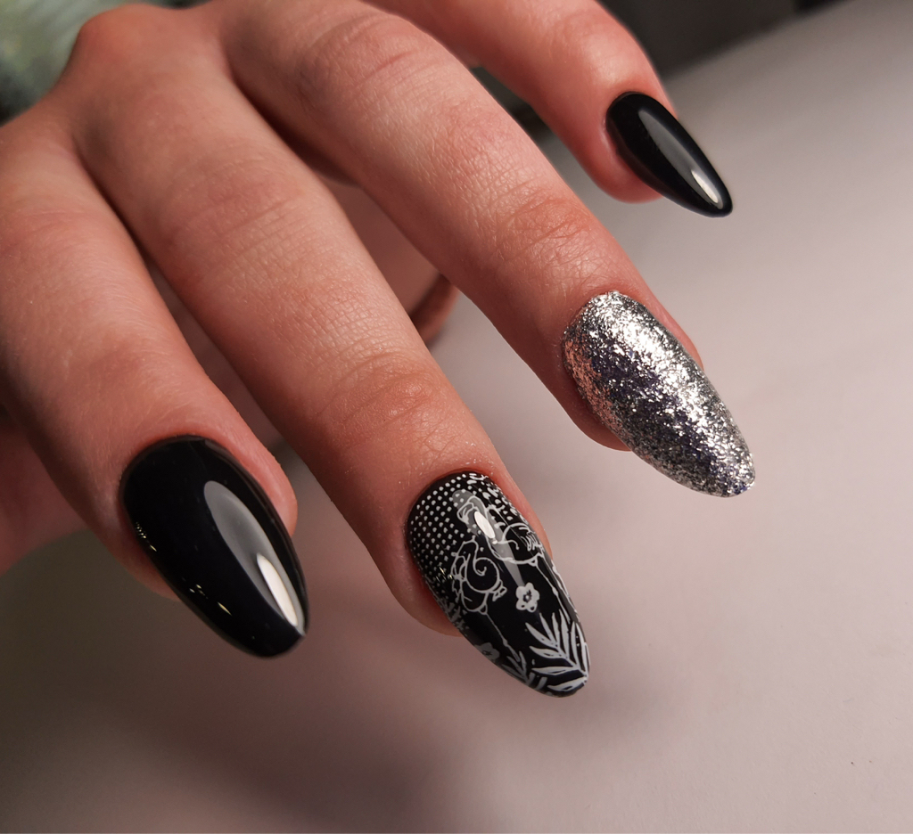 «Маникюр  снятие» +покрытие гель-лак ( длинна ногтей 4,5,6)