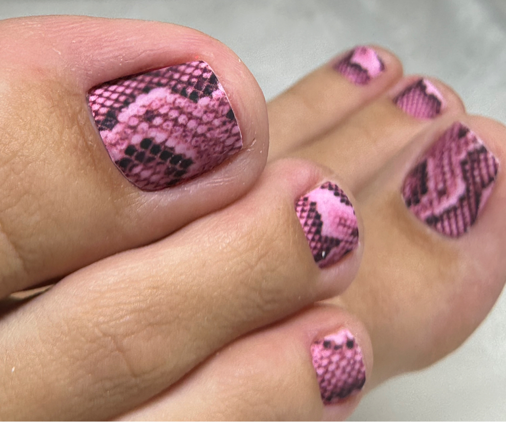 Педикюр-пальчики/покрытие в тон