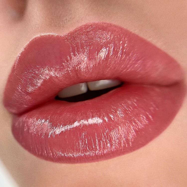 Перманентный макияж губ