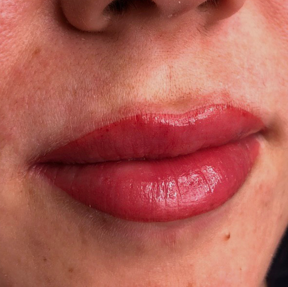 Перманентный макияж губ