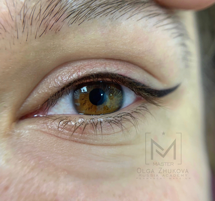 ПМ макияж/Татуаж век Классическая стрелка