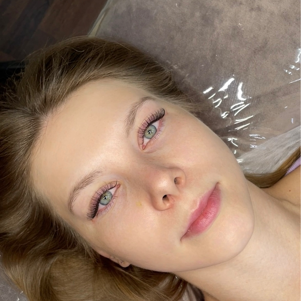 Классическое наращивание ресниц