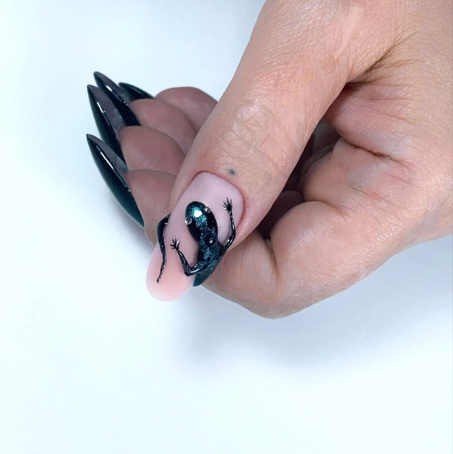 Наращивание ногтей