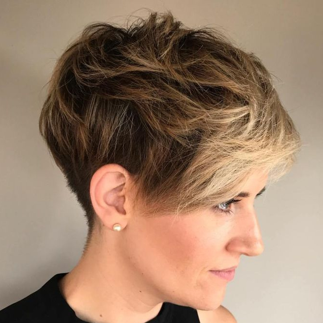 Стрижка женская короткая