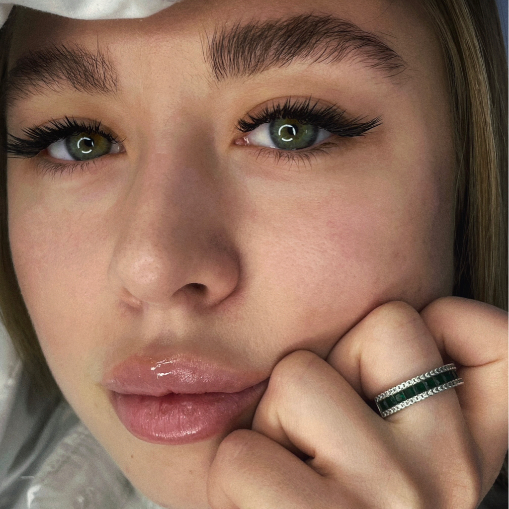 Наращивание ресниц 2.5D