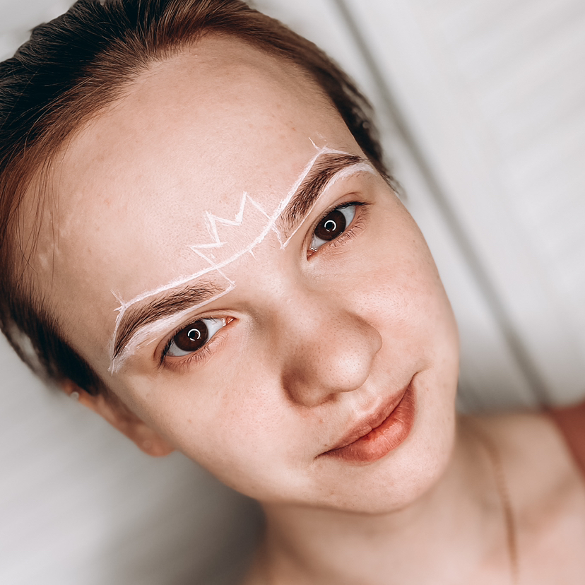 Коррекция бровей