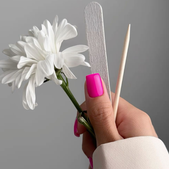 Маникюр с покрытием гель-лак