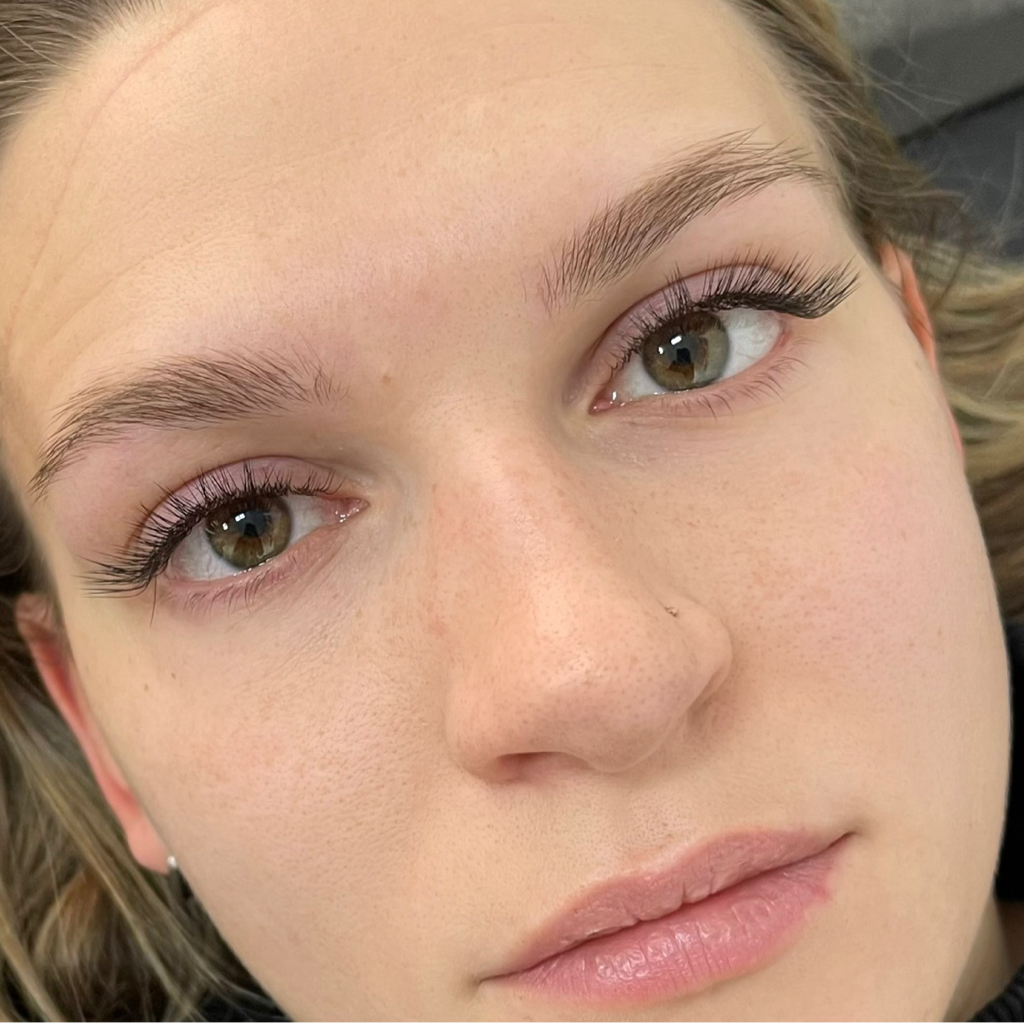 Наращивание ресниц 1D