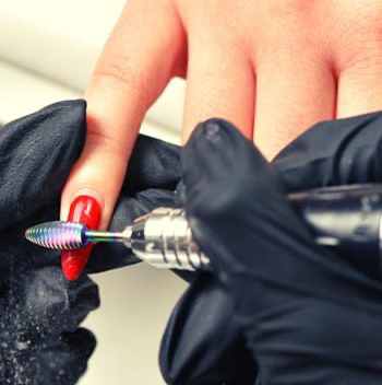 Снятие наращенных ногтей