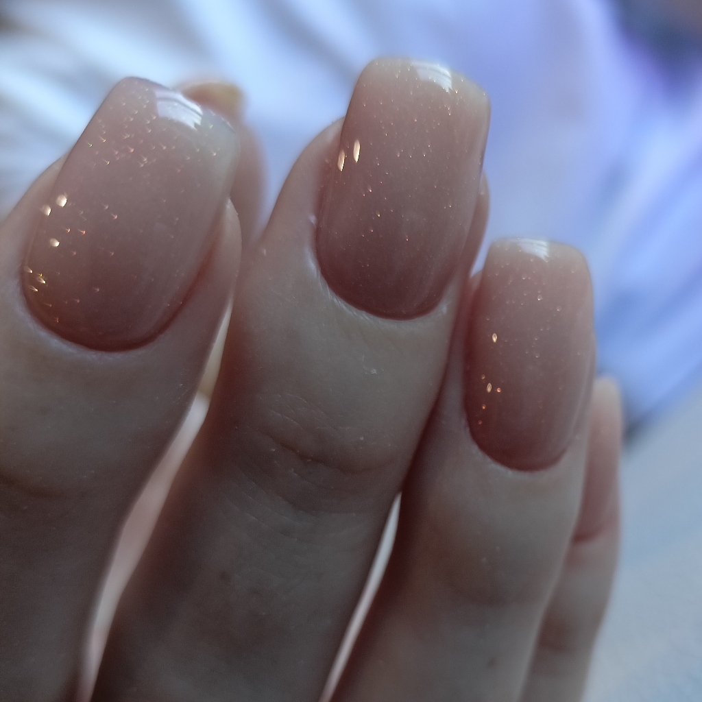 Маникюр с однотонным покрытием