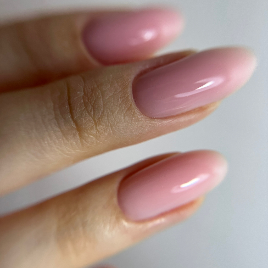 Маникюр с покрытием и укреплением