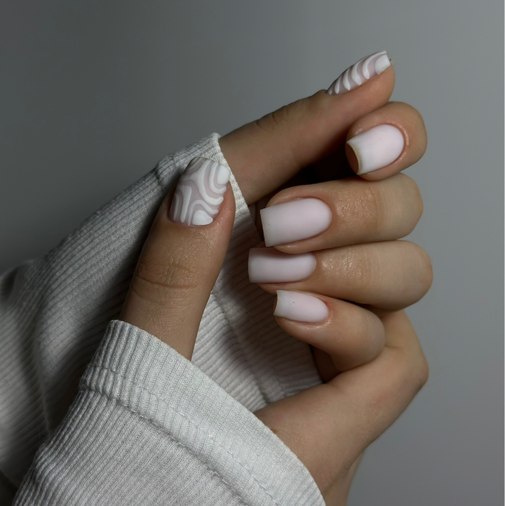 Наращивание ногтей