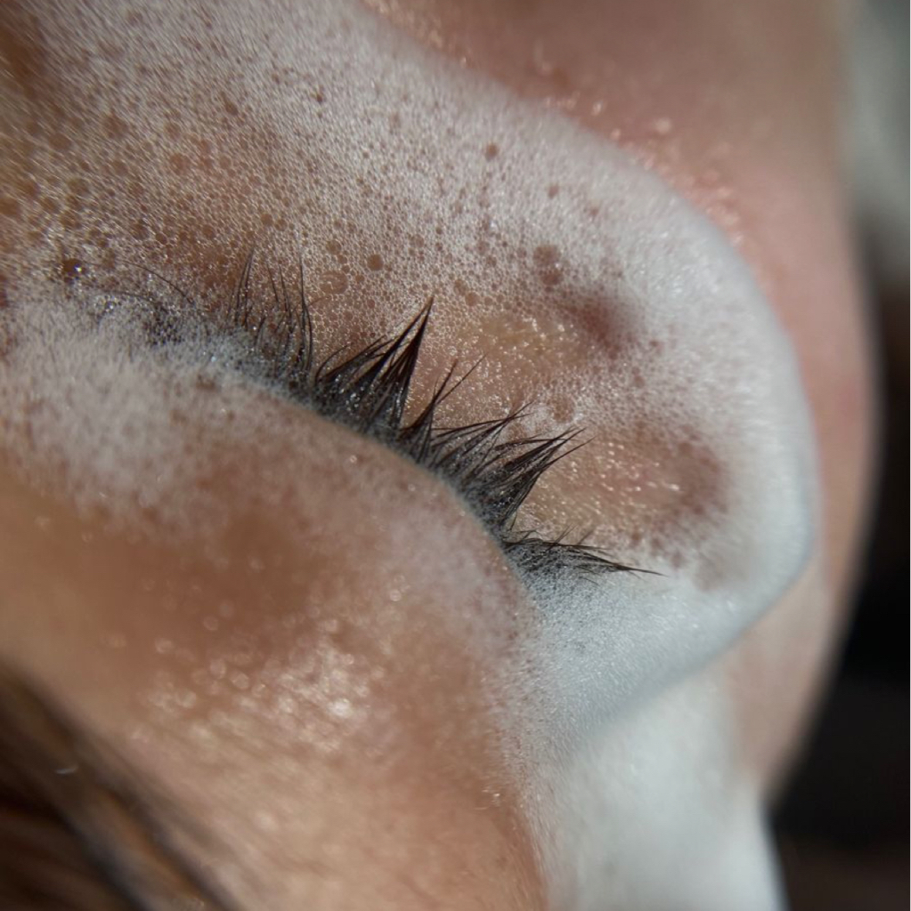 Снятие искусственных ресниц (работа другого мастера)