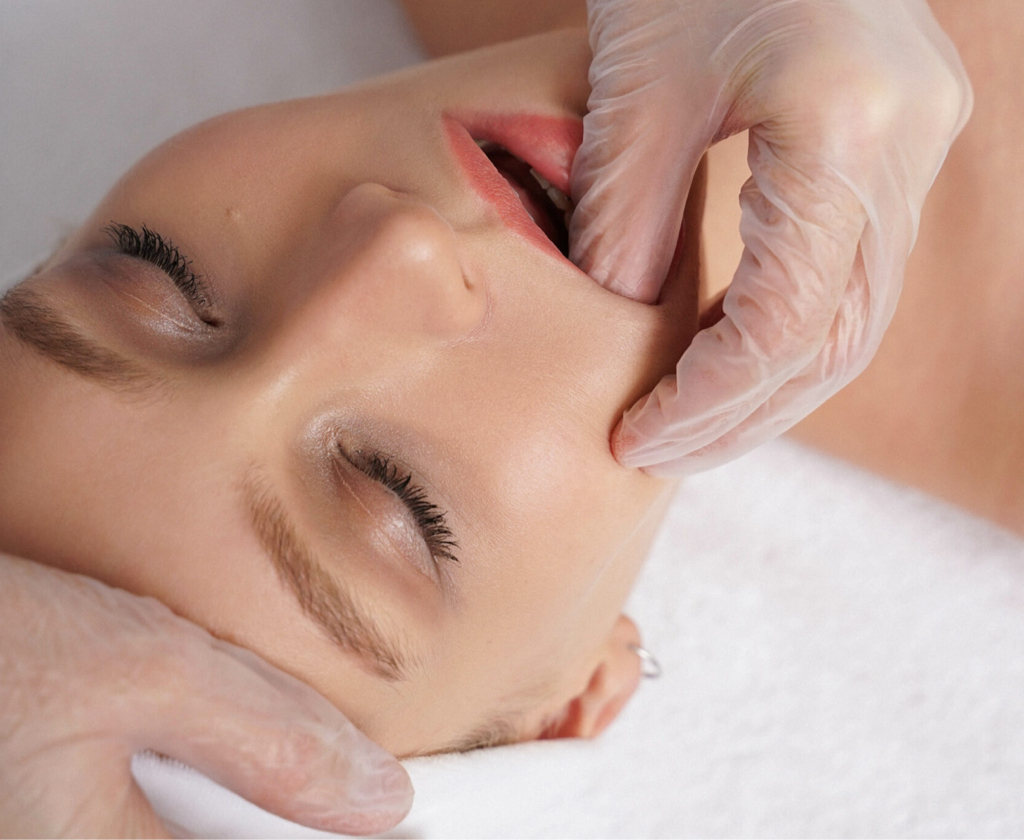 Буккальный массаж лица