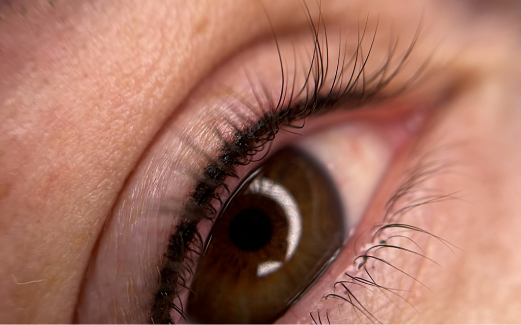 Міжвійкова стрілка/Permanentní make-up mezirasové linky