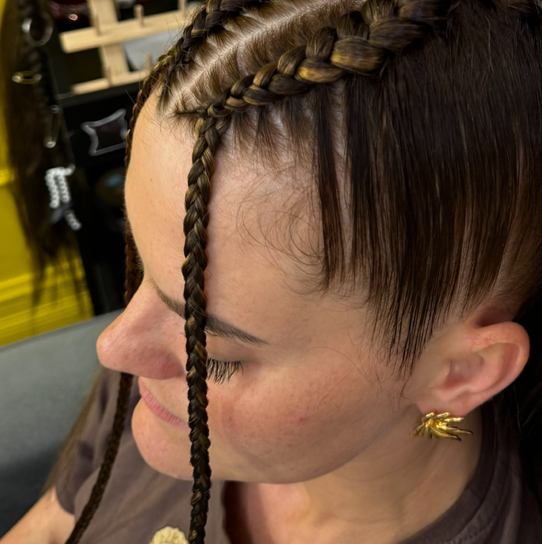 Мини косы у лица