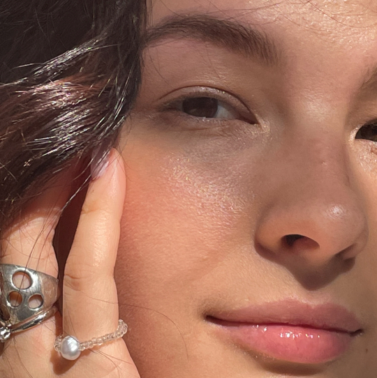 Оформление бровей (коррекция формы, окрашивание, уход)