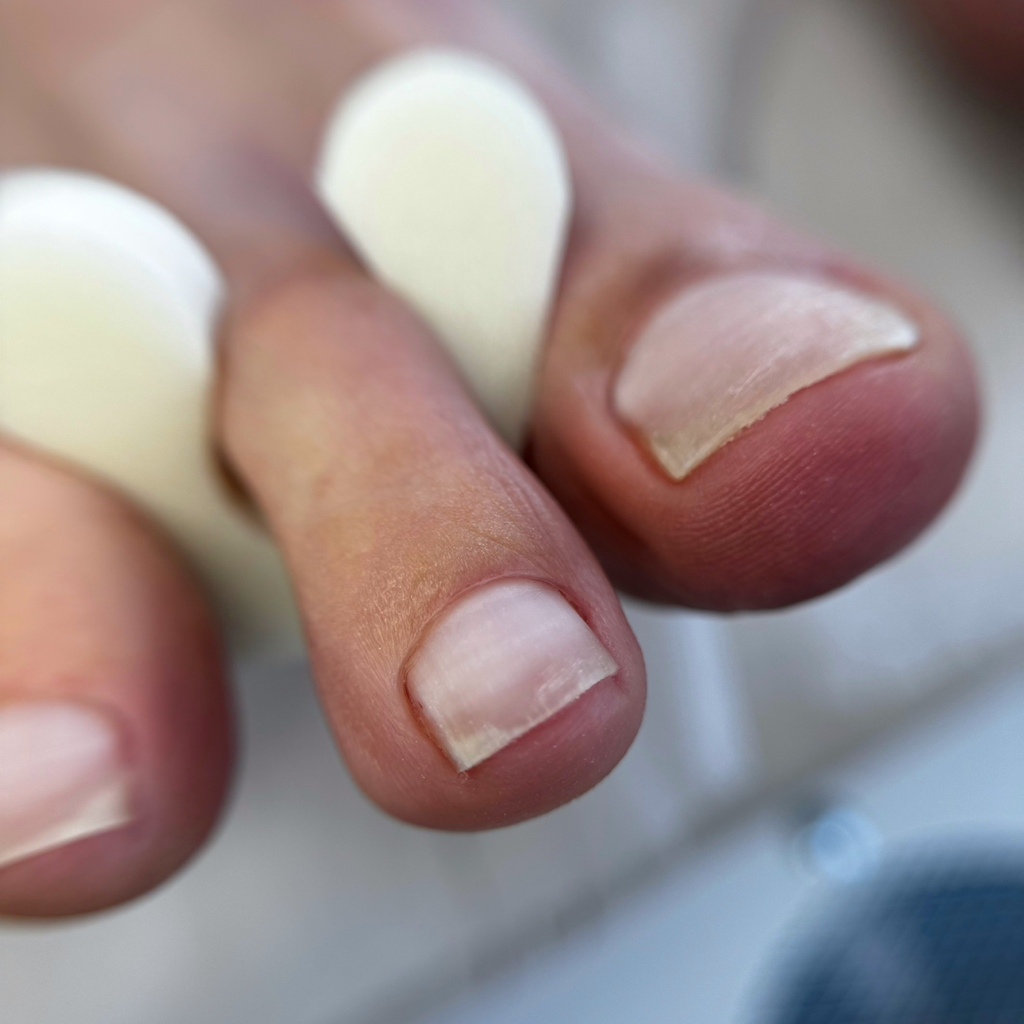 Маникюр с покрытием + полный педикюр с покрытием