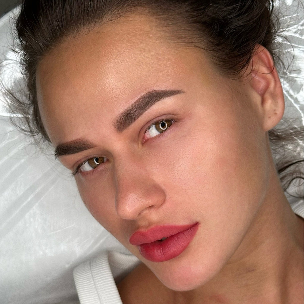 Комбо: перманентный макияж бровей и губ