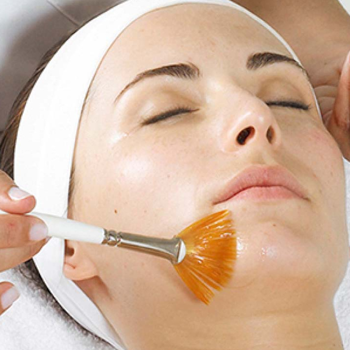 Косметический уход за кожей с кислотами