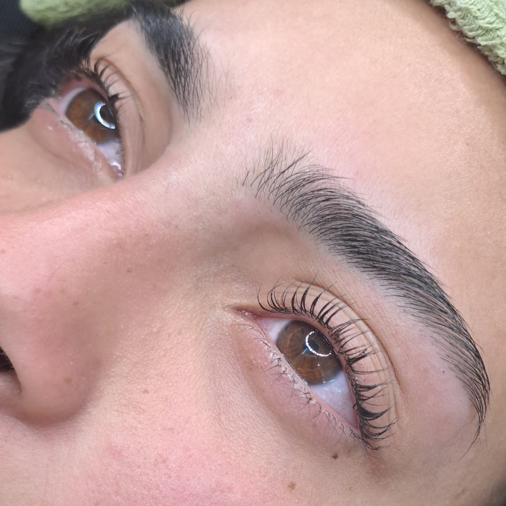 Lash Lifting