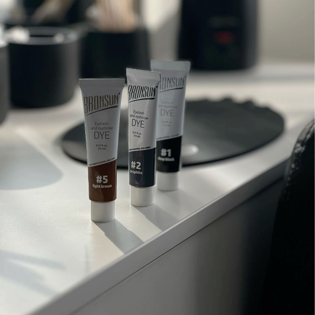 Окрашивание бровей