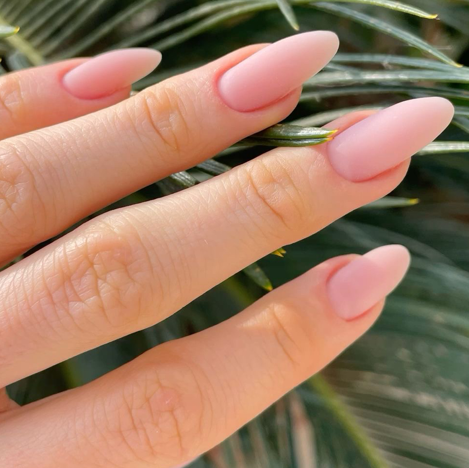 Маникюр с покрытием ( укрепление гелем )