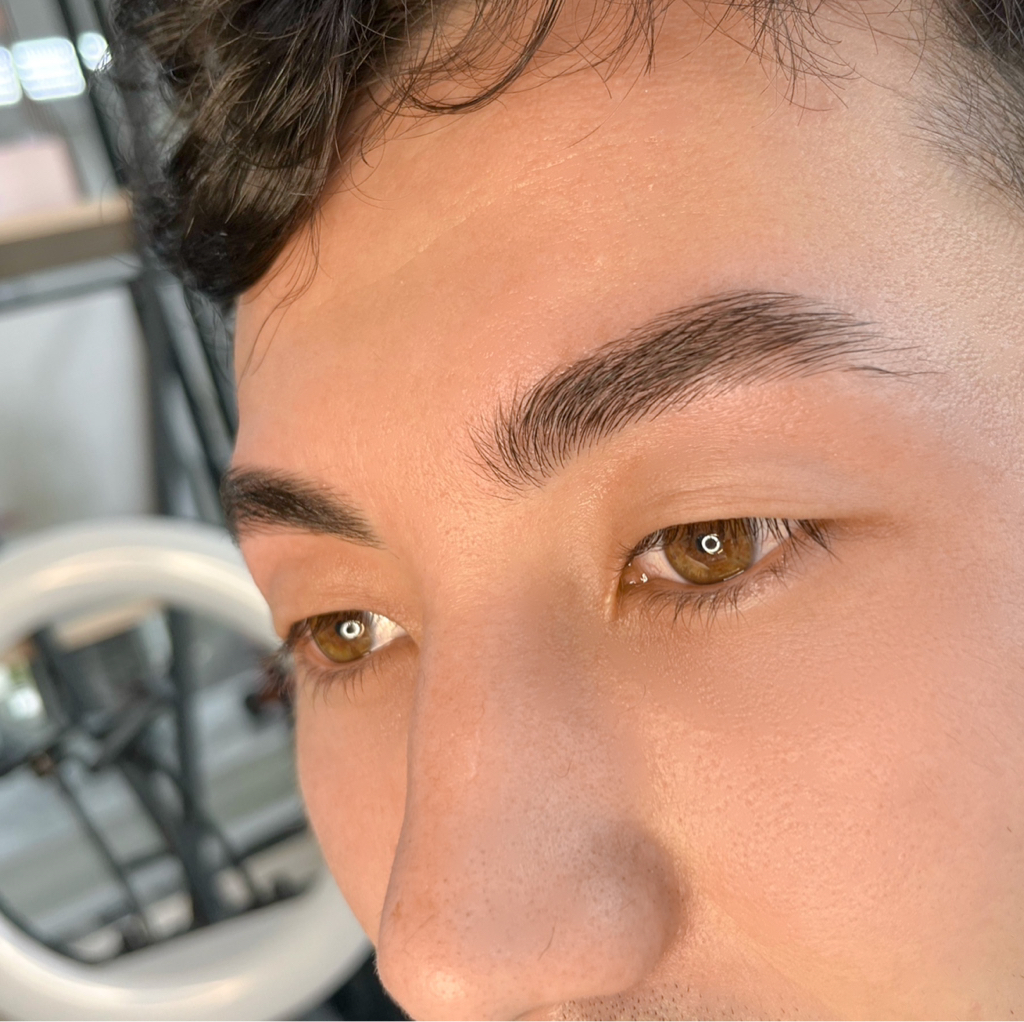 Мужская коррекция бровей