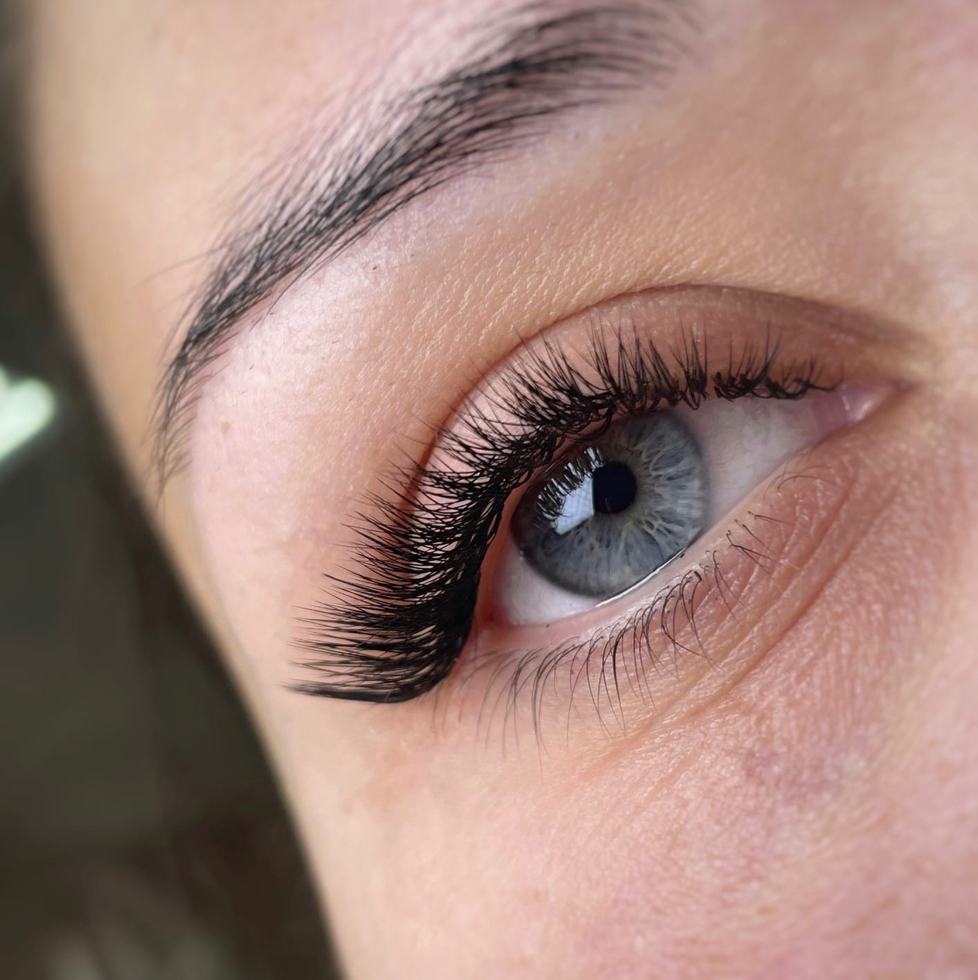 Наращивание ресниц  Классика -1,5D