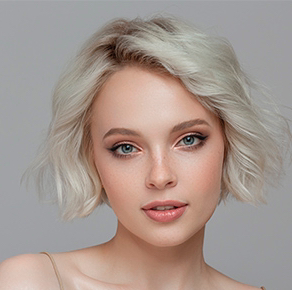 Тотал блонд  (обесцвечивание +тонирование) ( до плеч)