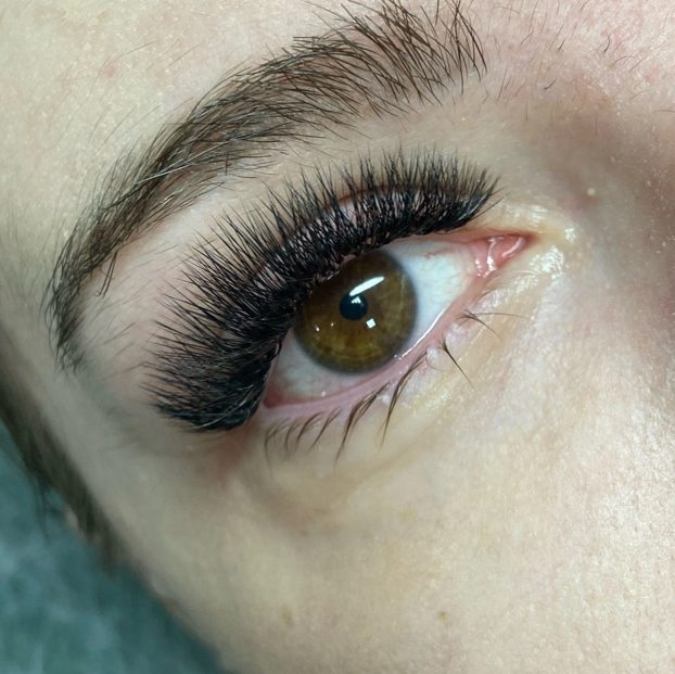 Наращивание ресниц 4D